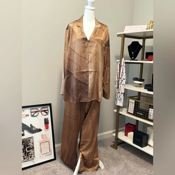 Skims Silk Nude Print Button Front Pajama Top NWT 2X - Picture 6 of 7